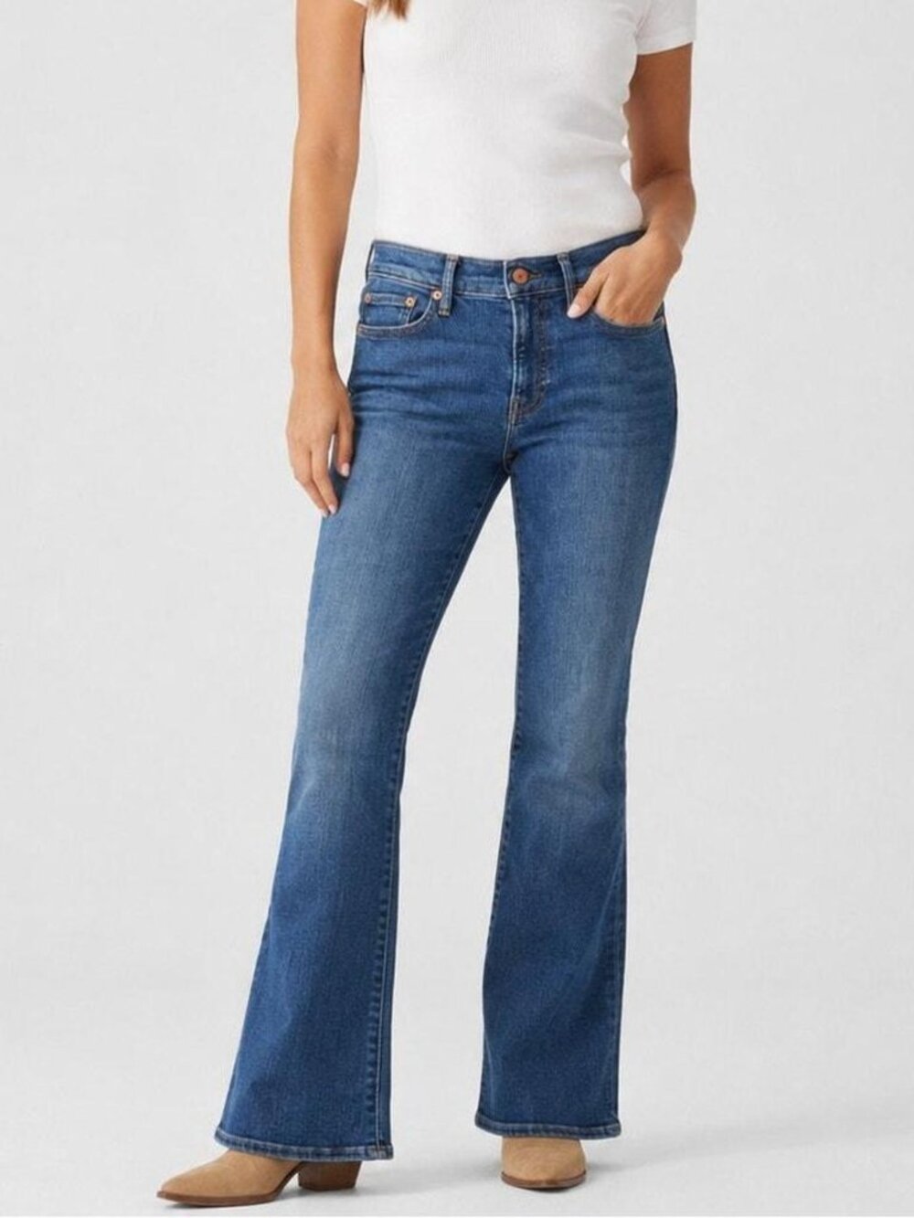 Lucky Brand Sweet mid rise flare 4/27A Just like new